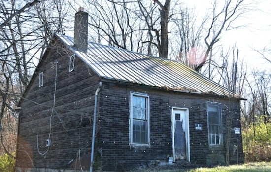Black-Brick Flip Fiasco as St. Louis ‘Red Door’ Rehabbers Hit With Ponzi Suit