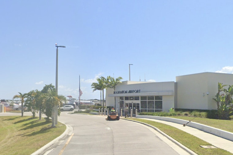 Boca Raton Runway Scare As Flight School Plane Clips Another Aircraft