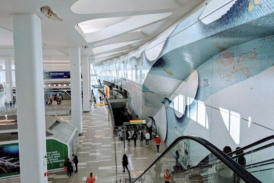 Bomb Scare On Oslo Flight Triggers LaGuardia Arrival Freeze