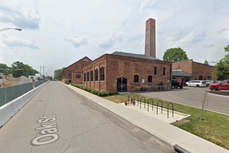 Boozy Cake Lounge Sneaks Into East Market's Old Leisure Club