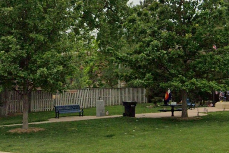 Brazen Crooks Snatch Eagle Off Littleton War Memorial