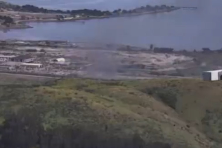 Brisbane Hills Blaze Sends Smoke Tower Over Bayshore