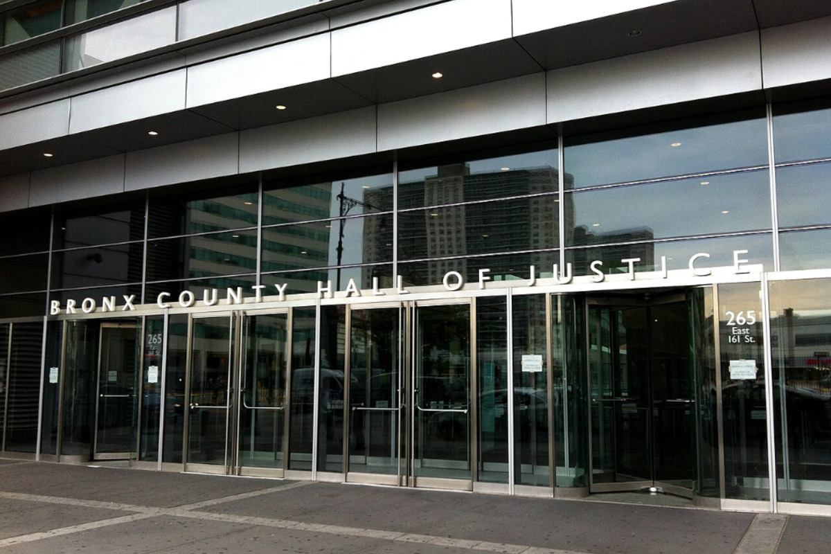 Bronx Mom Stabbed 22 Times Fumes As Accused Attacker Roams Free