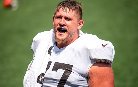 Browns Gut-Punched As Pro Bowler Wyatt Teller Bolts For Texans