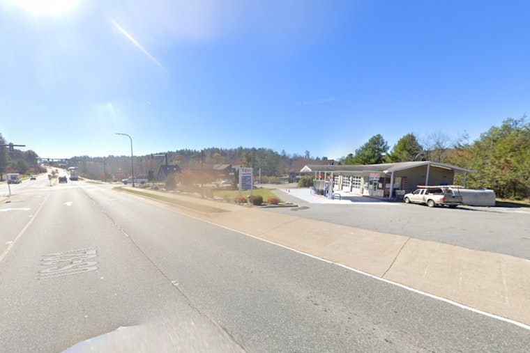 Bubba's Gas & Grill Rolls Onto Valley Blvd With Hometown Heat