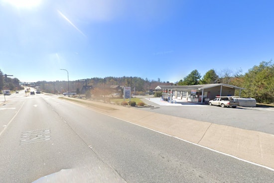 Bubba's Gas & Grill Rolls Onto Valley Blvd With Hometown Heat