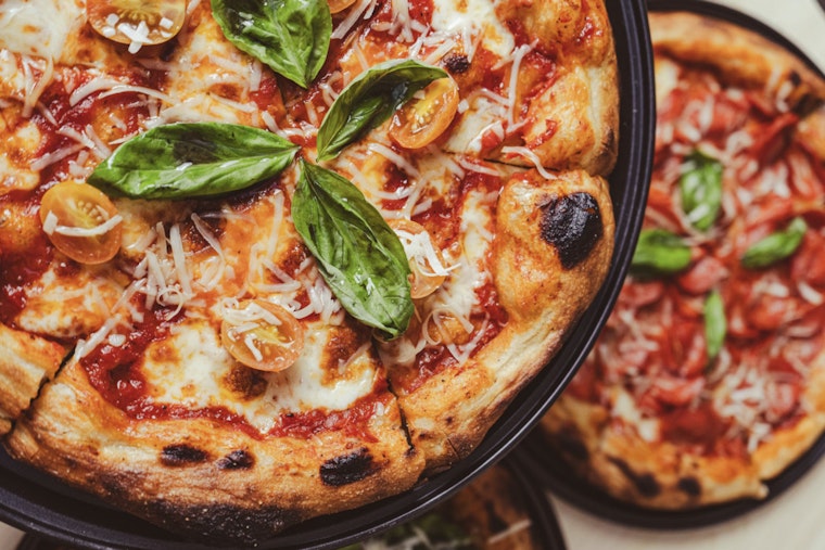 Bushwick Pizza Hotshot Brings Coal-Oven Heat To Williamsburg Bar Row