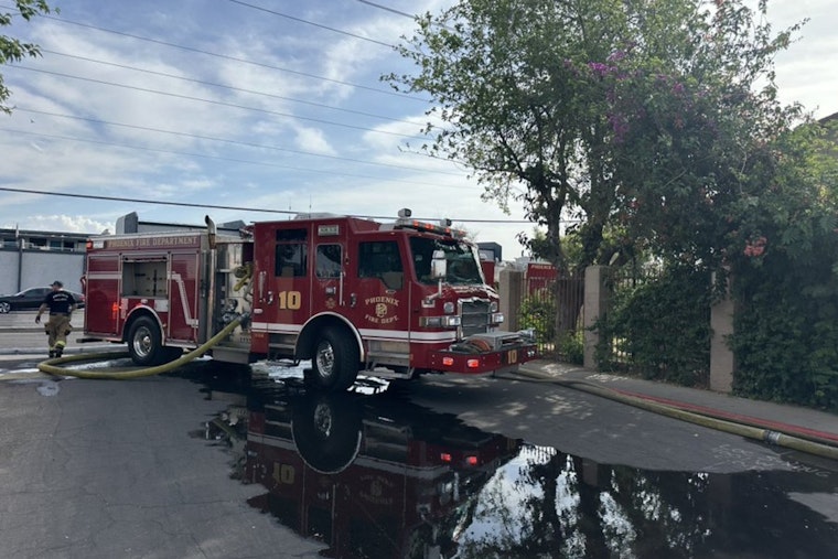 Camelback Chaos As Phoenix, Glendale Crews Tackle Apartment Blaze