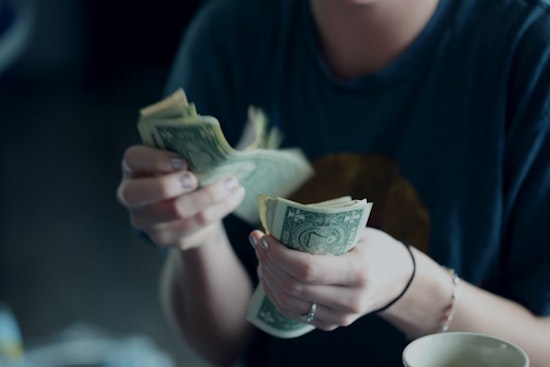 Cash Is King Again As New York Shops Lose Option To Go Card Only