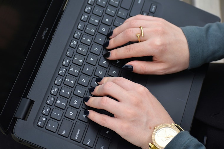 Cautious NYC Women Freeze Job Hops as 'Great Stay' Bites Careers