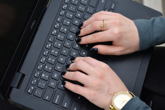Cautious NYC Women Freeze Job Hops as 'Great Stay' Bites Careers