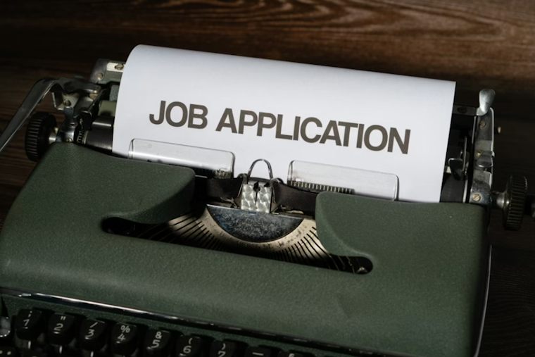 Central Florida Job Hunters Jam Fairgrounds As Hiring Hits The Brakes