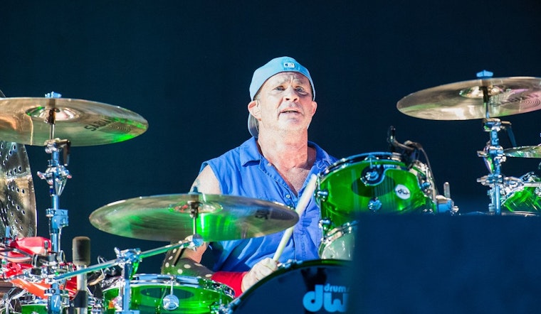 Chad Smith Cranks Up Milwaukee Kids With After-School Jams