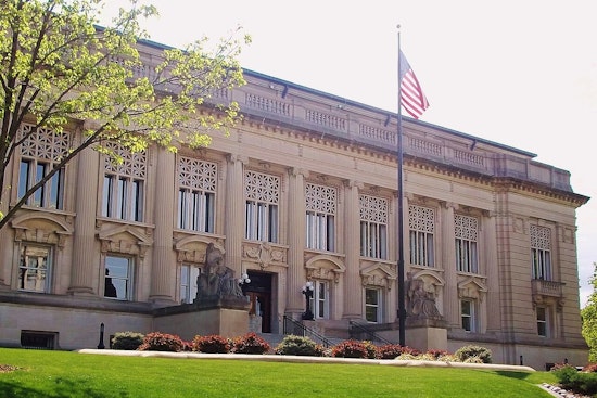 Chicago Felon’s Gun Rights Showdown Hits Illinois High Court