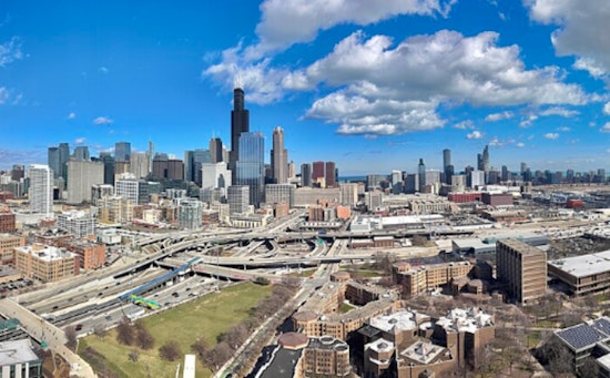 Chicago Population Rises Slowly as Residents Stay Put Amid Slowing Immigration