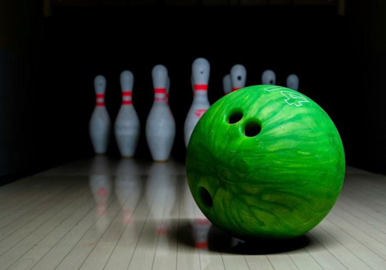 Chicago’s Last Black-Owned Bowling Alley Nears Closure