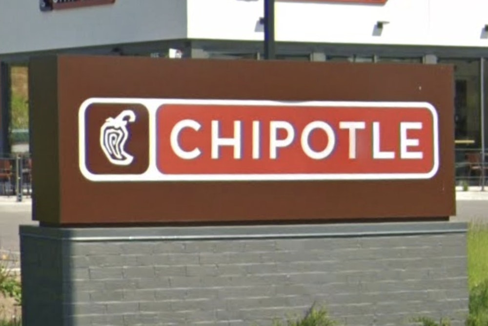 Chipotle Rolls Into Olympia Fields, Spicing Up Oconomowoc’s Dining Scene