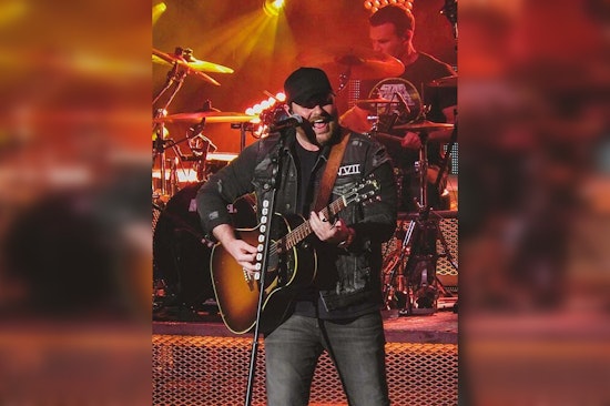 Chris Young Eyes Nashville Bar Away From Broadway