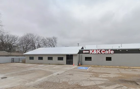 Cinnamon Rolls And Roller Skates: White Settlement Cafe Packs Them In
