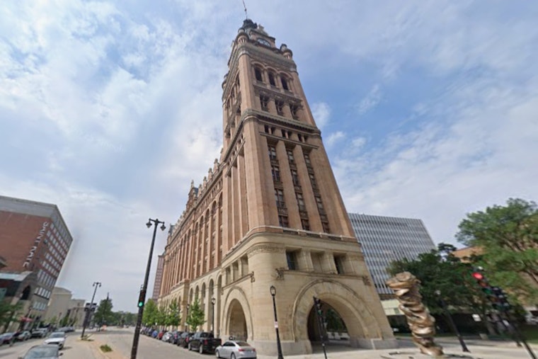 Council Dangles 1% Sweetener To Lure Police Brass Back To Milwaukee