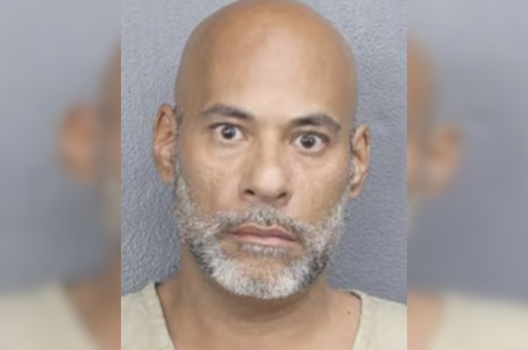 Dania Beach Walmart Grindr Sting Nabs Hollywood Man In Alleged Teen Sex Plot
