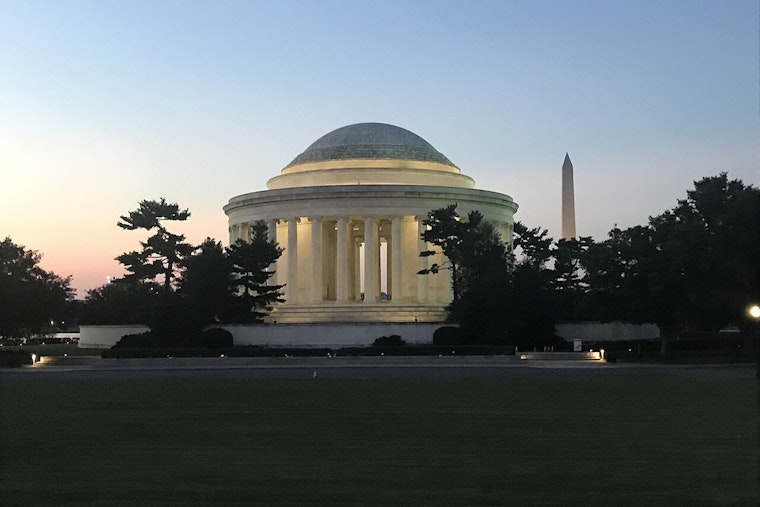 D.C. Cops Rip Three From Burning Wreck by Jefferson Memorial
