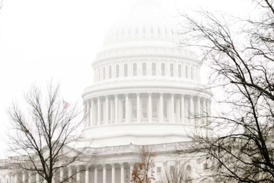 D.C. Crawls Through Soup-Thick Fog as Temps Rocket Into 70s
