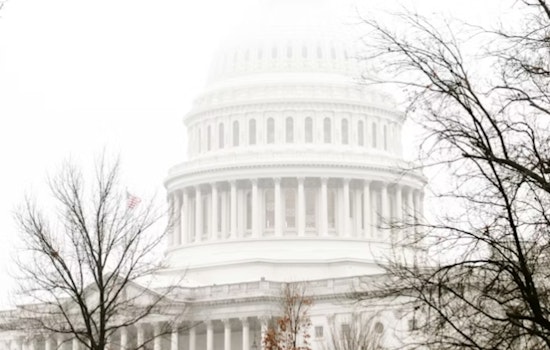 D.C. Crawls Through Soup-Thick Fog as Temps Rocket Into 70s