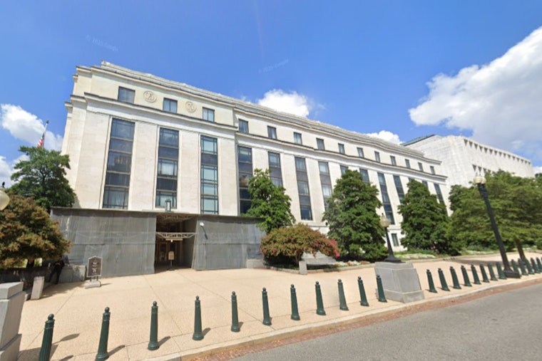 D.C. Senators Launch $35 Insulin Lifeline In Fight Over Soaring Prices