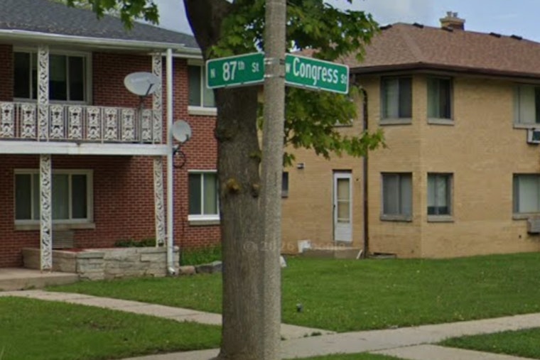Deadly Shots Ring Out At 87th And Congress, One Dead, One Hurt