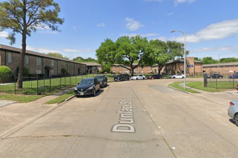 Decomposed Body in Southwest Houston Apartment Triggers Murder Investigation
