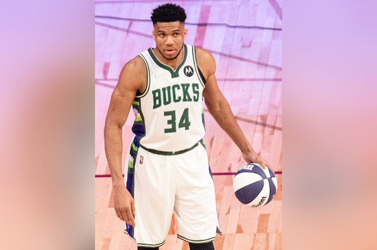 Deer District Stunned As Giannis Goes Down After Awkward Landing