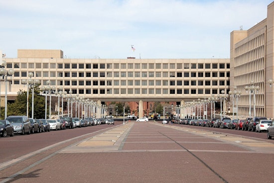 Crumbling Fed Offices Send D.C. Buyers Running