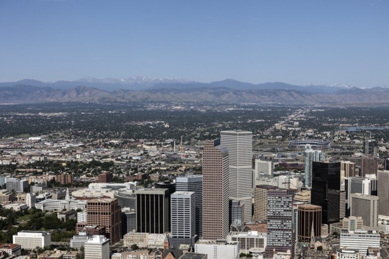 Denver Sizzles Into 70s as Winds Stoke Fire Fears
