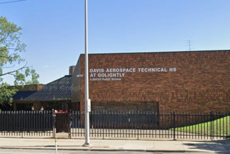 Detroit Teens Take Off As Airport High School Puts Girls Back In The Cockpit