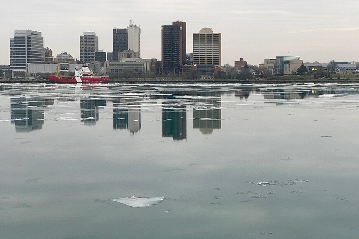 Detroit’s Sunday Roller Coaster: Spring Temps, Howling Winds and a
