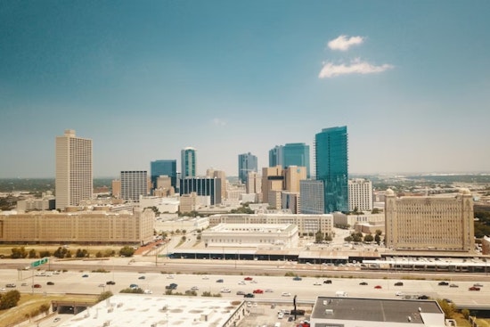 DFW Swells by 123,000 as Newcomers Pack the Metroplex