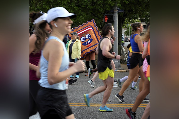 Downtown St. Louis Braces as 12,000 Runners Take Over the Streets