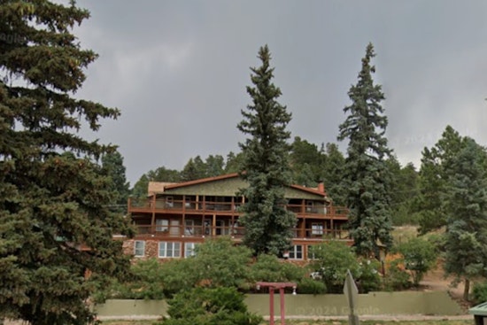 Drinks, Tunes and Banana Pudding Hit Green Mountain Falls Lodge