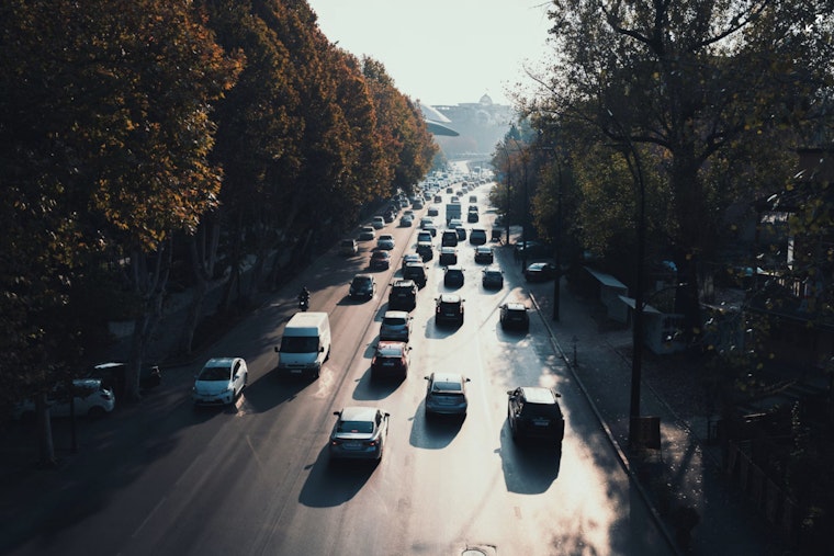 Eastside Drivers Turn Seattle Freeways Into Rolling Rally for Strikes on Iran