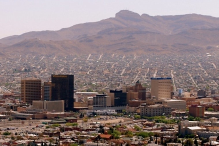 El Paso Swings From Patio Weather to Wind-Whipped Soaker