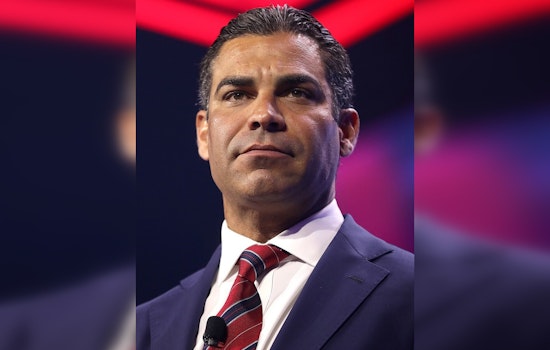 Ex-Miami Mayor Suarez Snags Alpha Wave Power Post Amid Abu Dhabi Cash Surge