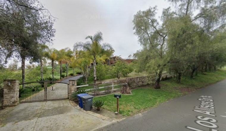 Fallbrook Block on Edge as Crews Tackle Los Alisos House Blaze