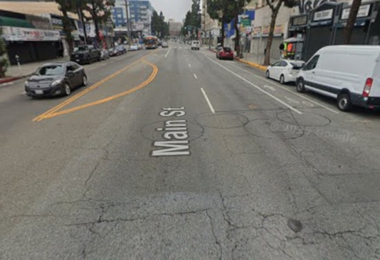 Fast Response Contained Fire at 1334 S Main in Downtown LA