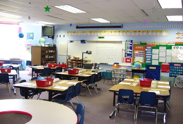Federal Crackdown Tightens Pressure on Illinois English Learner Classrooms