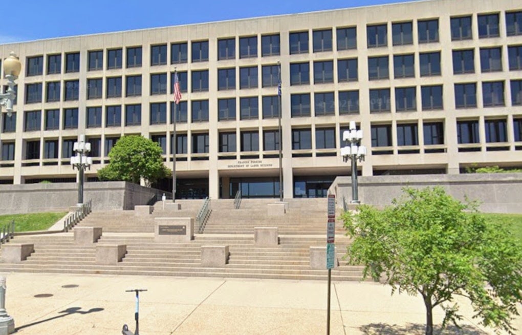 Feds Open 401(k) Floodgates To Private Equity And Crypto