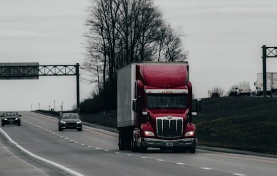 Feds Squeeze Oklahoma Truck Licenses In Non‑Domiciled Driver Crackdown