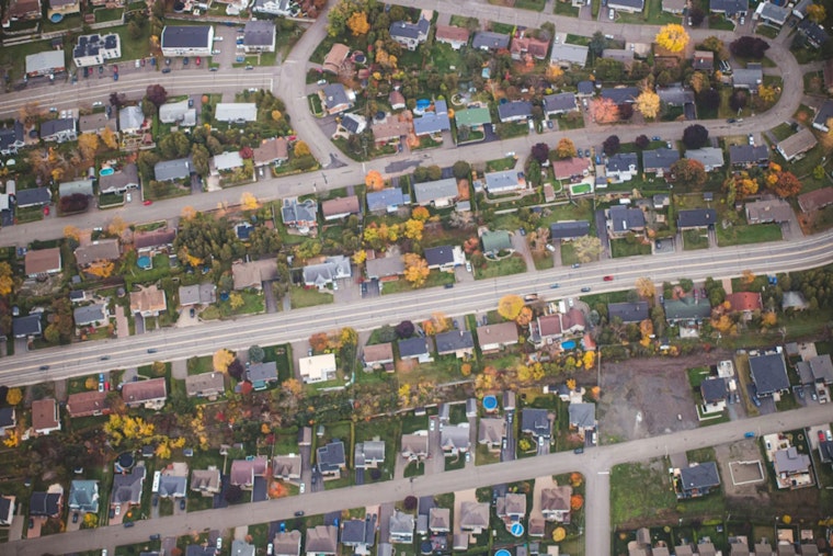 Florida House Hunters Blindsided as HOA Bills Pack Most Listings