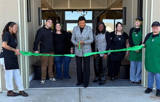 Fort Ben Gets Its Fix As Mayor Whitfield Opens New Starbucks