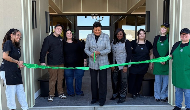 Fort Ben Gets Its Fix As Mayor Whitfield Opens New Starbucks
